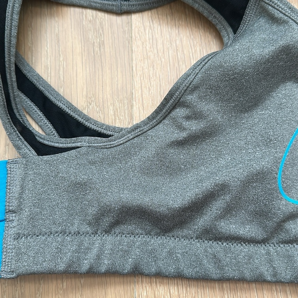 Nike Sports Bra Womens Workout Gym Running Tank Crop Top Athletic Athleisure - Picture 6 of 10